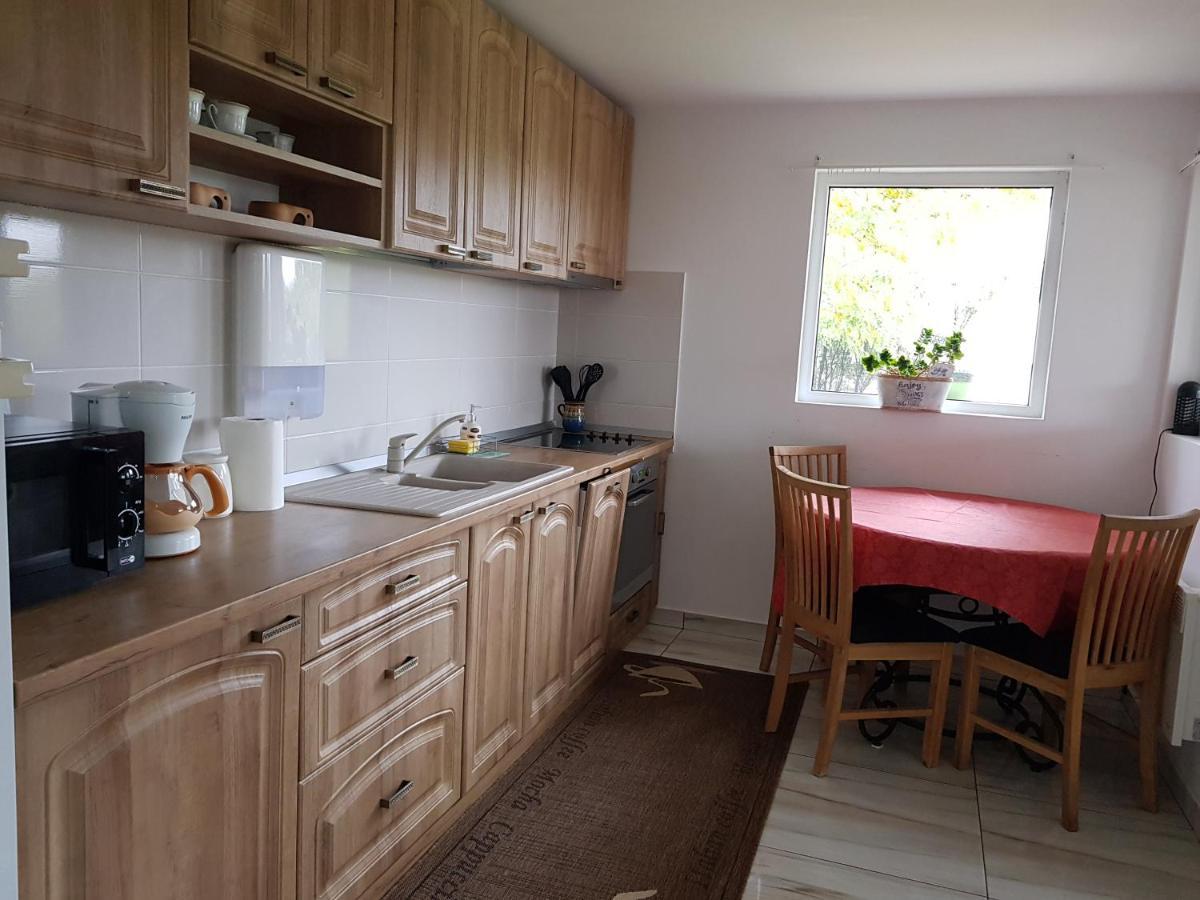 Casa Elis Piscina, Jacuzzy , Sauna, Ciubar Merei المظهر الخارجي الصورة
