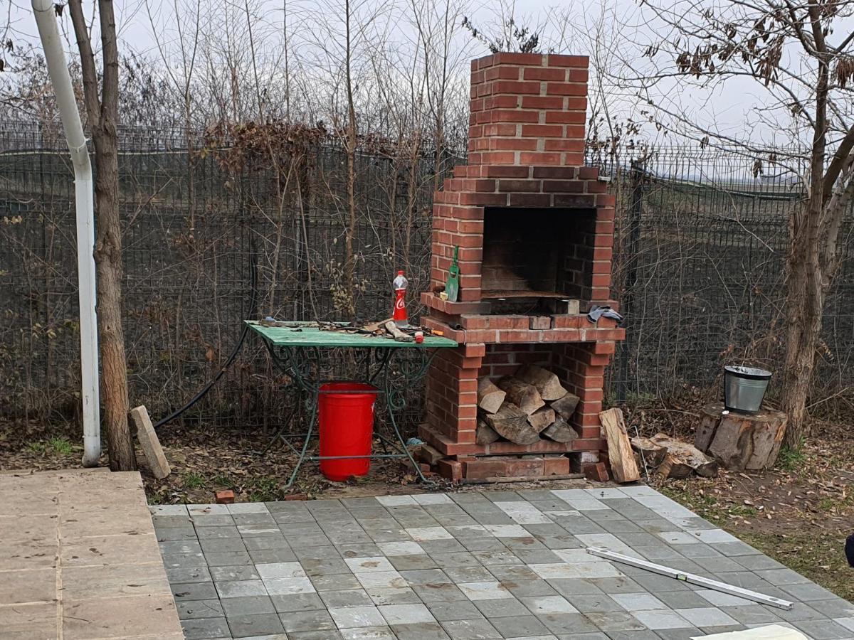 Casa Elis Piscina, Jacuzzy , Sauna, Ciubar Merei المظهر الخارجي الصورة