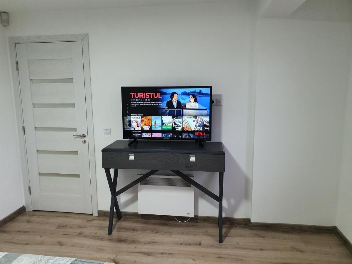 Casa Elis Piscina, Jacuzzy , Sauna, Ciubar Merei المظهر الخارجي الصورة