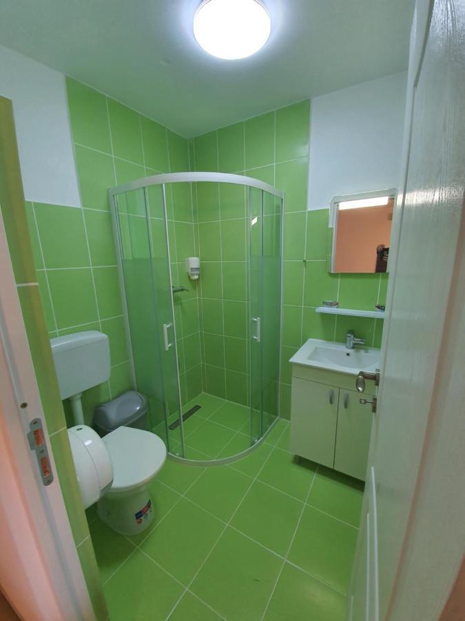 Casa Elis Piscina, Jacuzzy , Sauna, Ciubar Merei المظهر الخارجي الصورة
